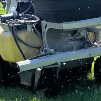 lawn-fertilization-equipment-spraying