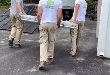 crew-loading-supplies